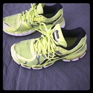 ASICS Nimbus 16  size 6.5